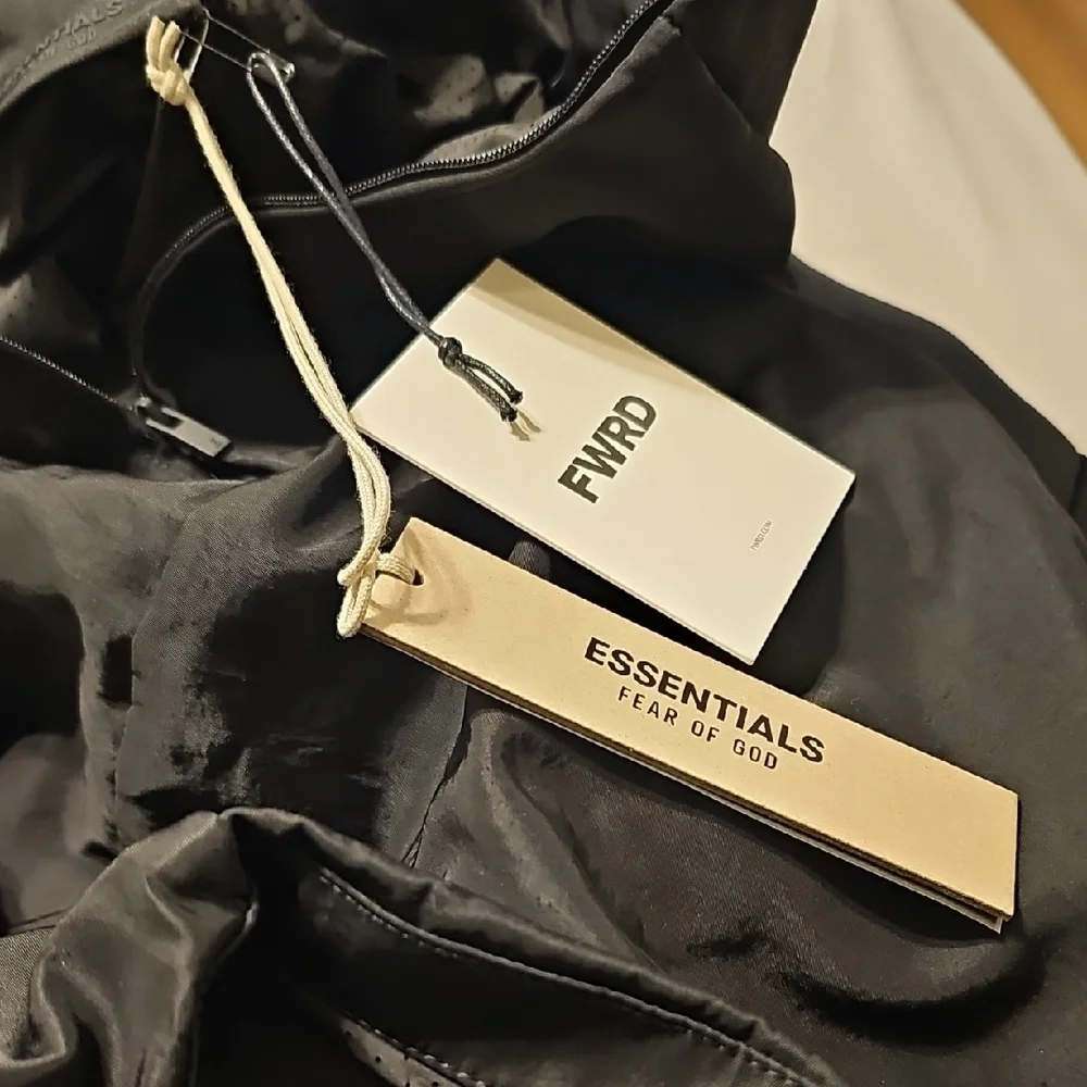 Fear of God ESSENTIALS

Textured Nylon Halfzip Pullover - Picture 4 of 4